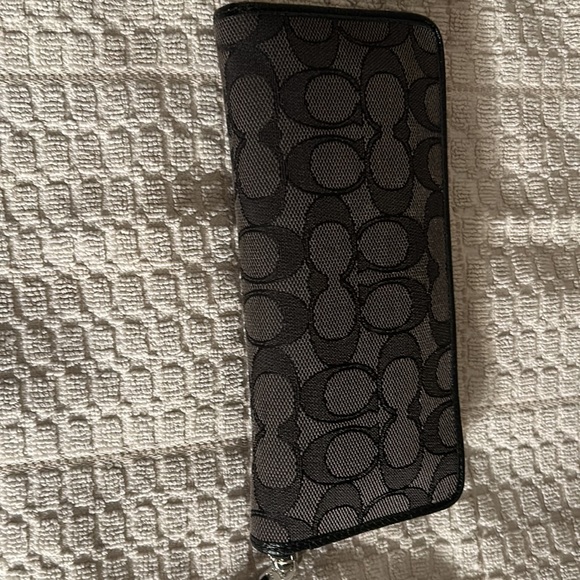 Coach zipper wallet - Picture 6 of 12